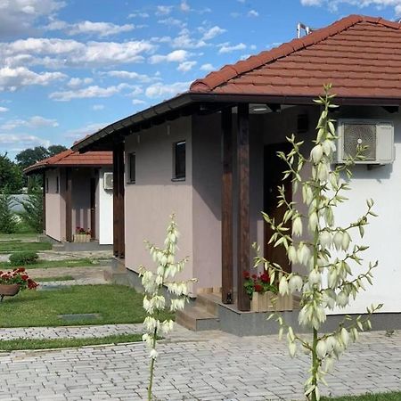 Konak Nestor Bungalows Escópia Exterior foto