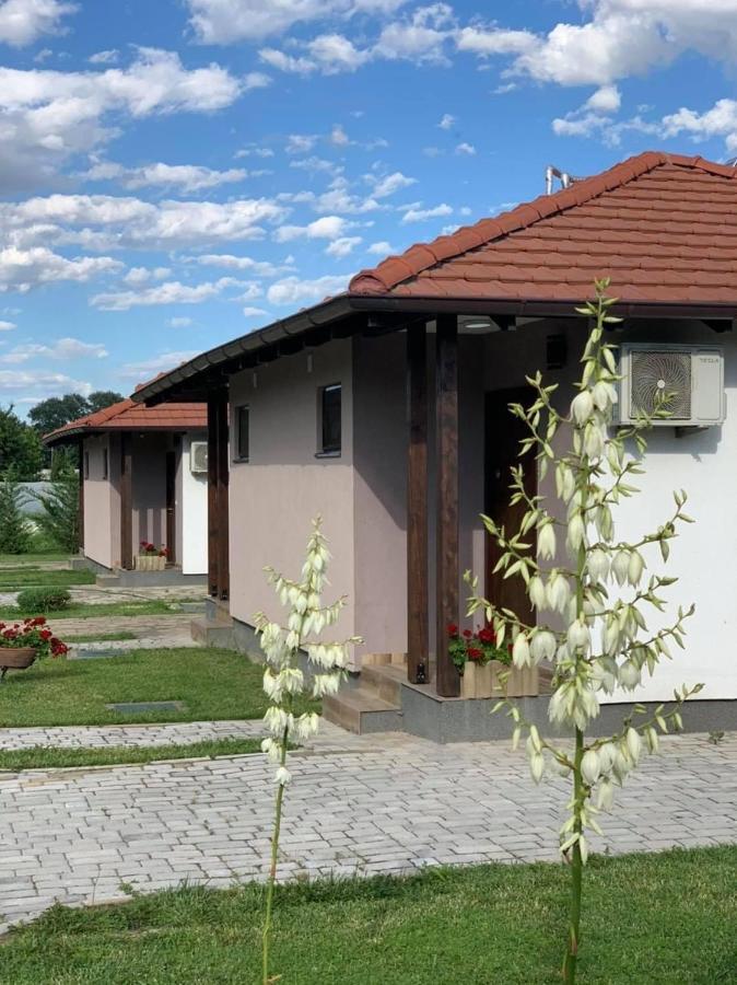 Konak Nestor Bungalows Escópia Exterior foto