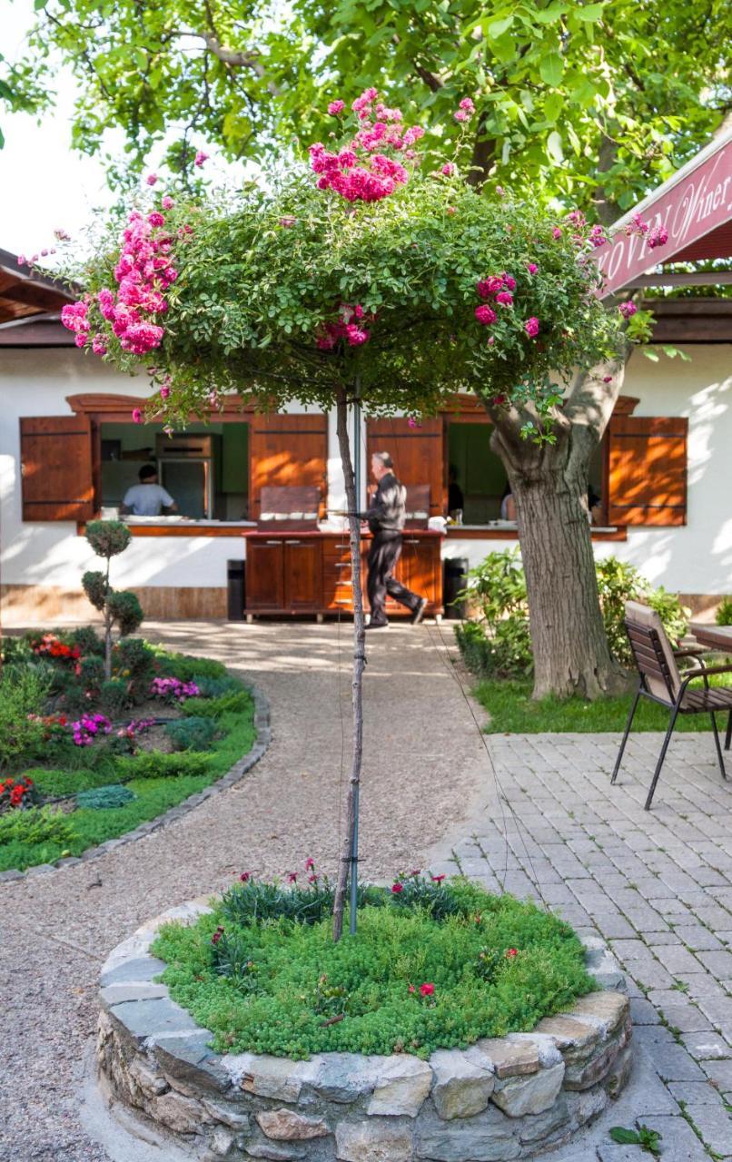 Konak Nestor Bungalows Escópia Exterior foto